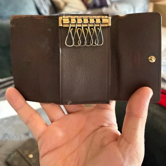 Louis Vuitton Multicles Key Holder in signature Damier Ebene canvas